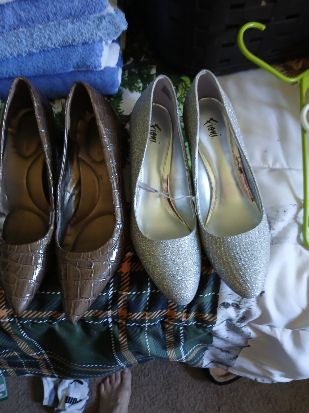 Silver Glitter Pointed Pumps